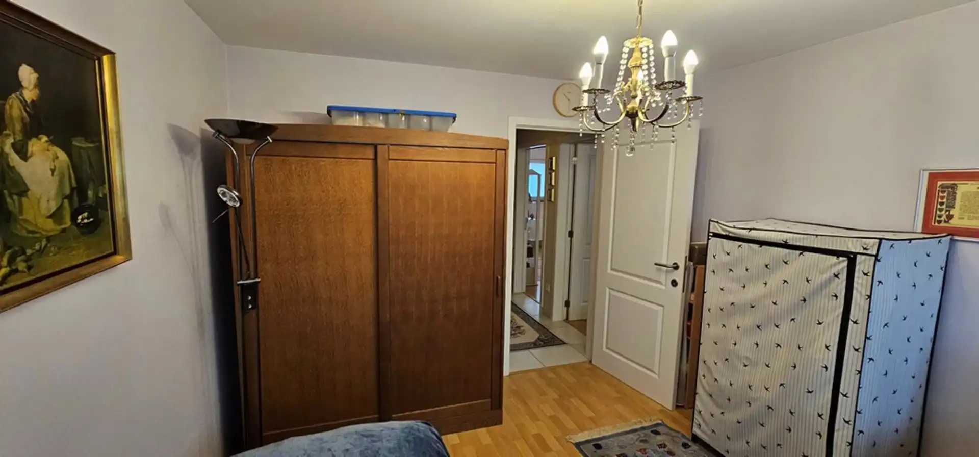 Ruime, recente, instapklare, energiezuinige half open bebouwing met degelijke en kwalitatieve afwerking en zonnepanelen, gelegen net buiten de grote ring van Hasselt. foto 24