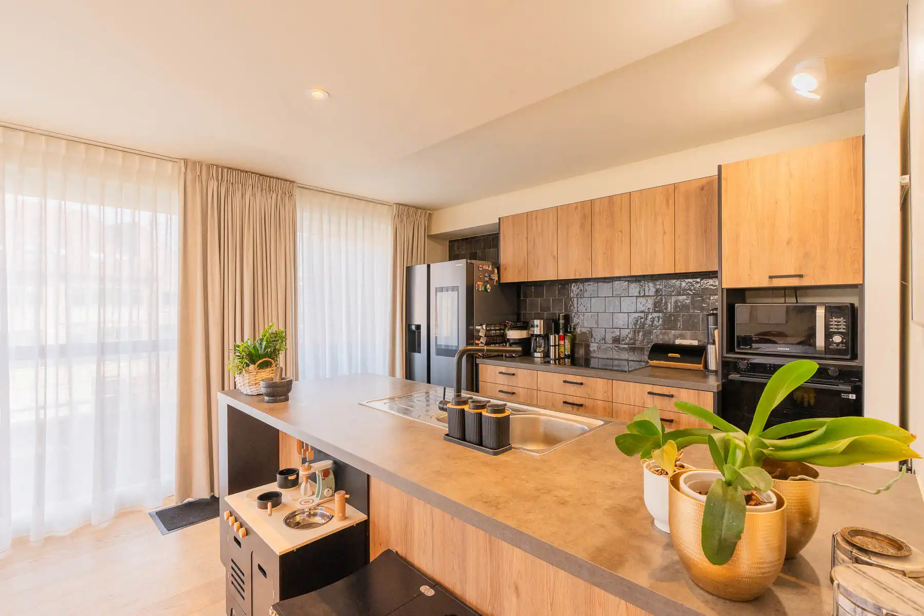 Ruime, energiezuinige woonst met terras, tuin en garage foto 5