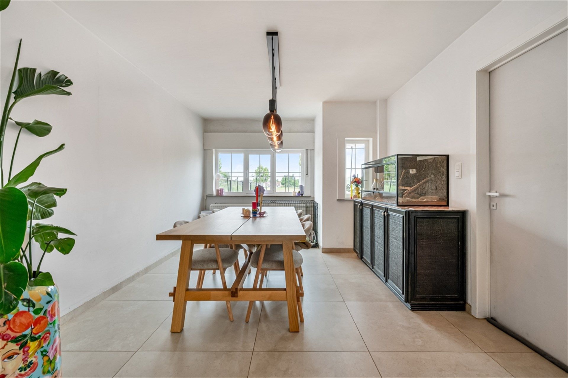 Gerenoveerde halfopen bebouwing op een perceel van 1678 m2 foto 4