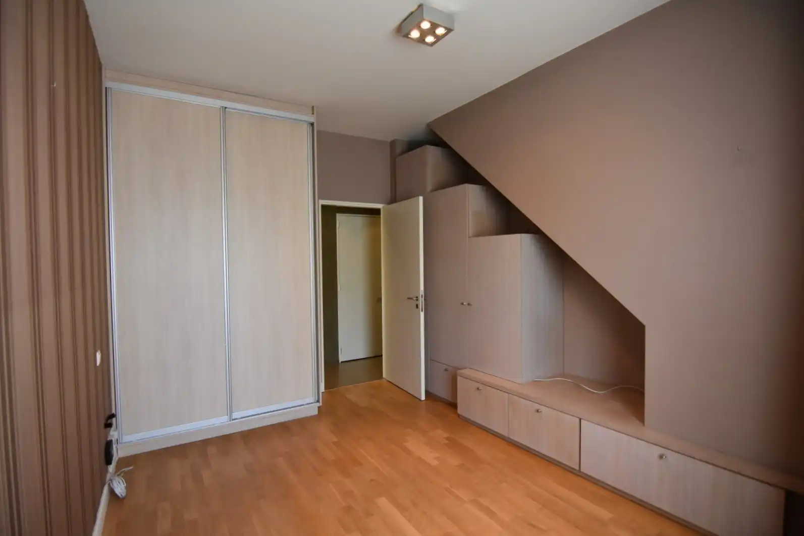 Luxe hoekappartement aan stadspark foto 17