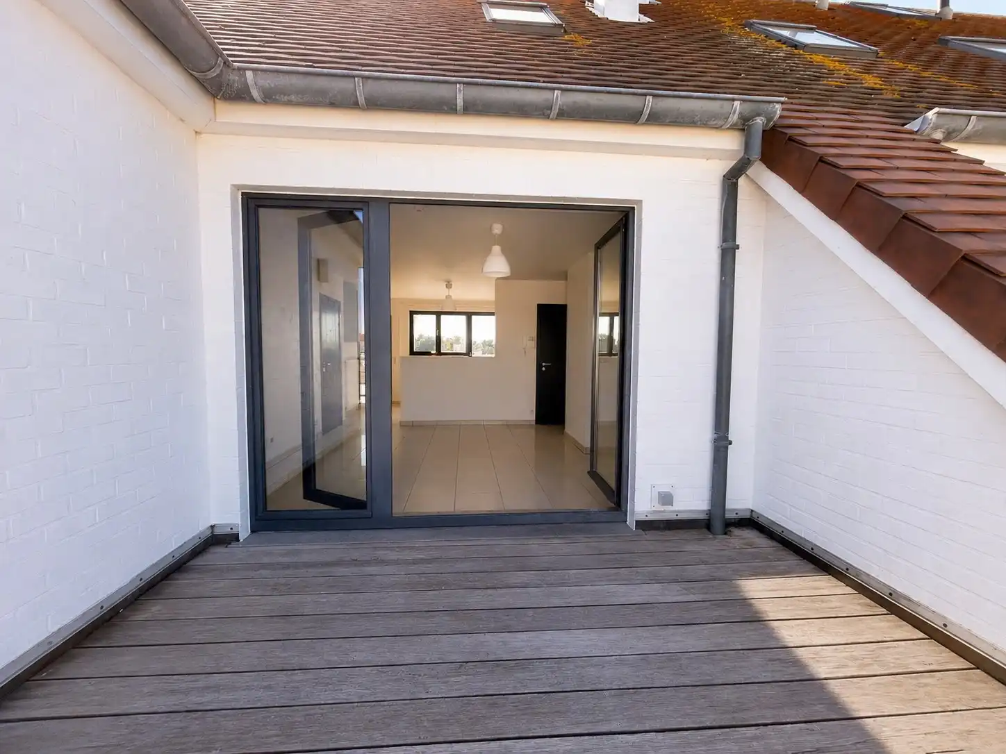 Op te frissen appartement met mooie terrassen te Heist foto 3
