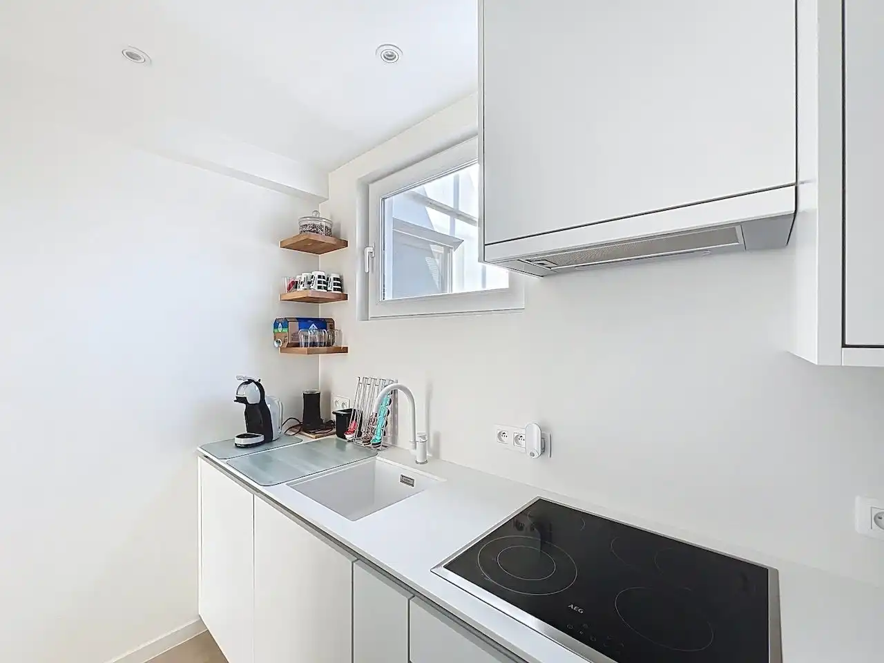 Perfect gerenoveerd appartement met ruim terras en zijdelings zeezicht foto 12