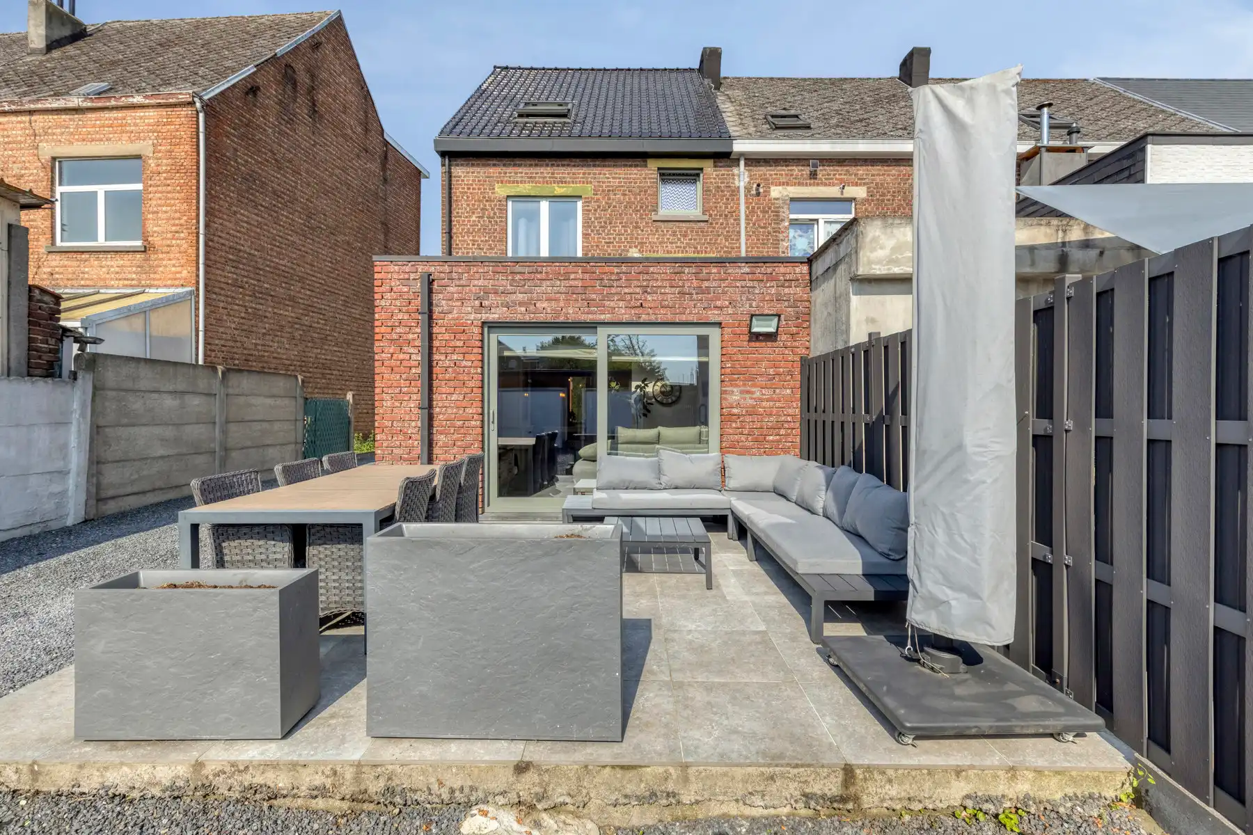 Instapklare HOB met 3 slaapkamers, tuin en 2 garages foto 21