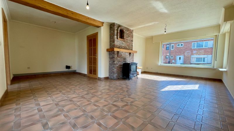 Charmante woning met garage en tuin foto 4