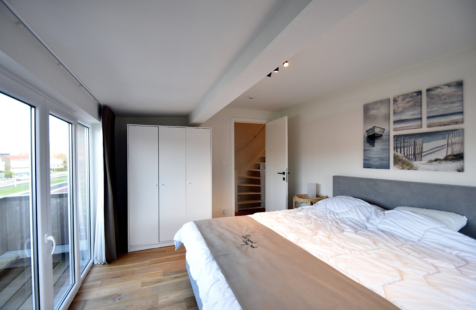 Moderne, energiezuinige woning te koop op toplocatie aan zee foto 13