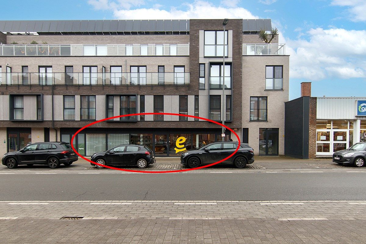 Kantoorruimte te huur van 262m2 op toplocatie. foto 2