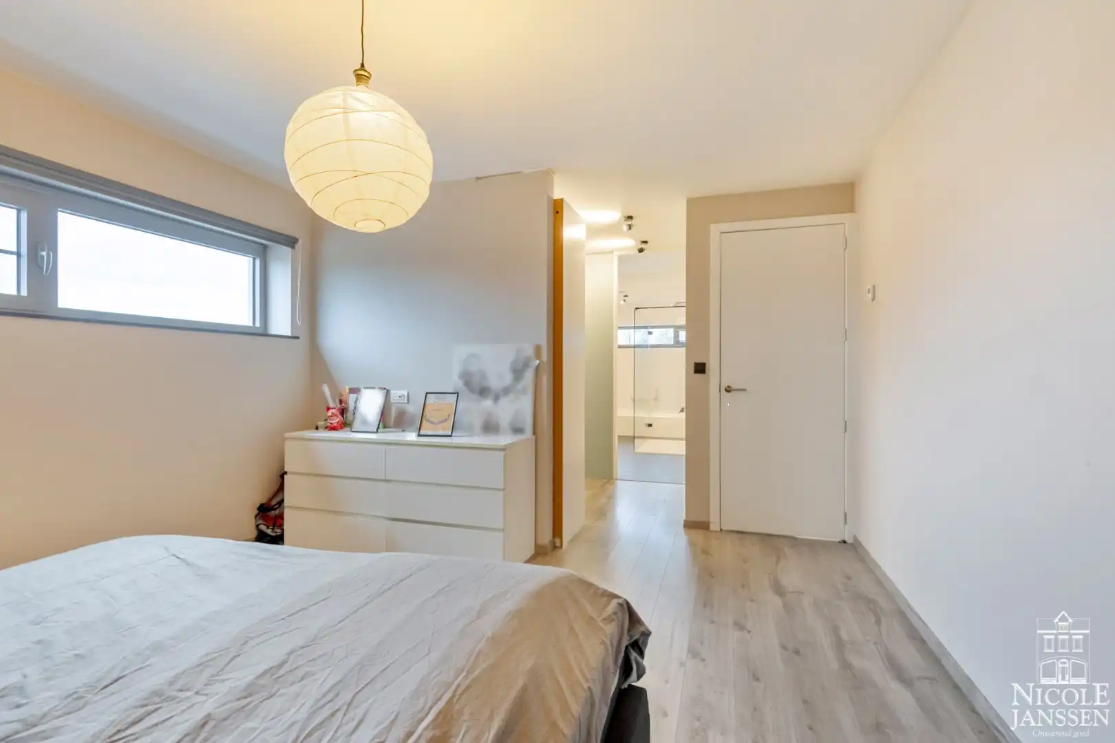 Energiezuinige moderne woning met zonnepanelen en ingesloten tuin foto 14