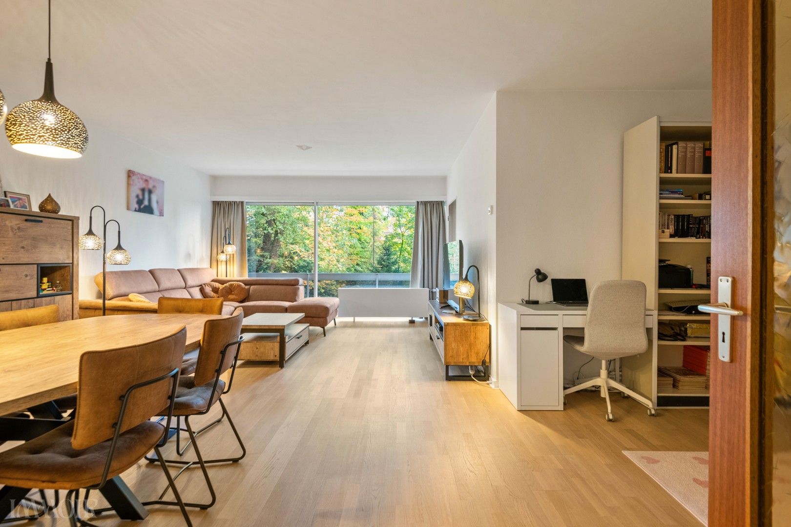 Ruim en charmant appartement op toplocatie in Kapellen. foto {{pictureIndex}}