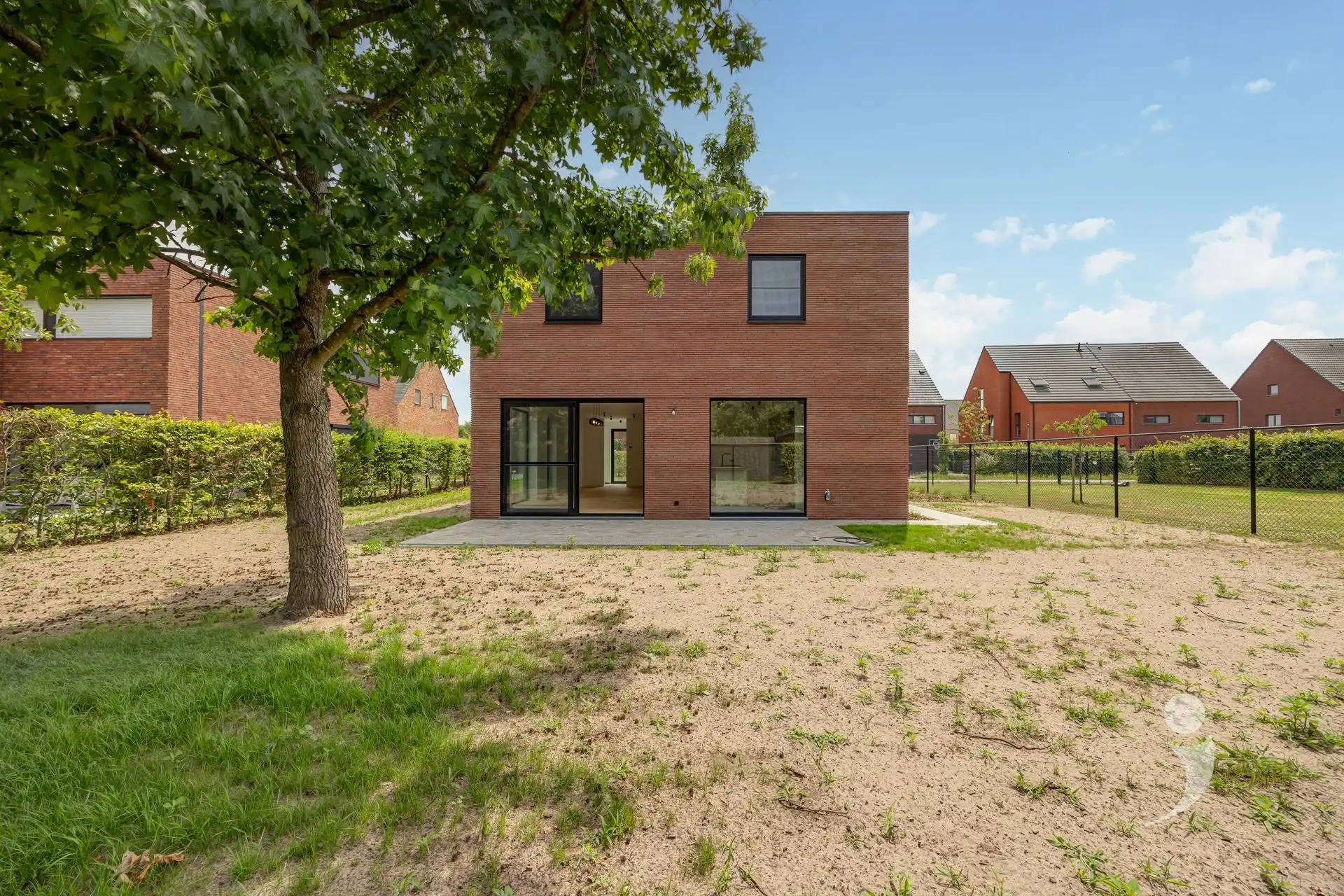 Nieuwbouwwoning in zeer rustige straat! foto 26