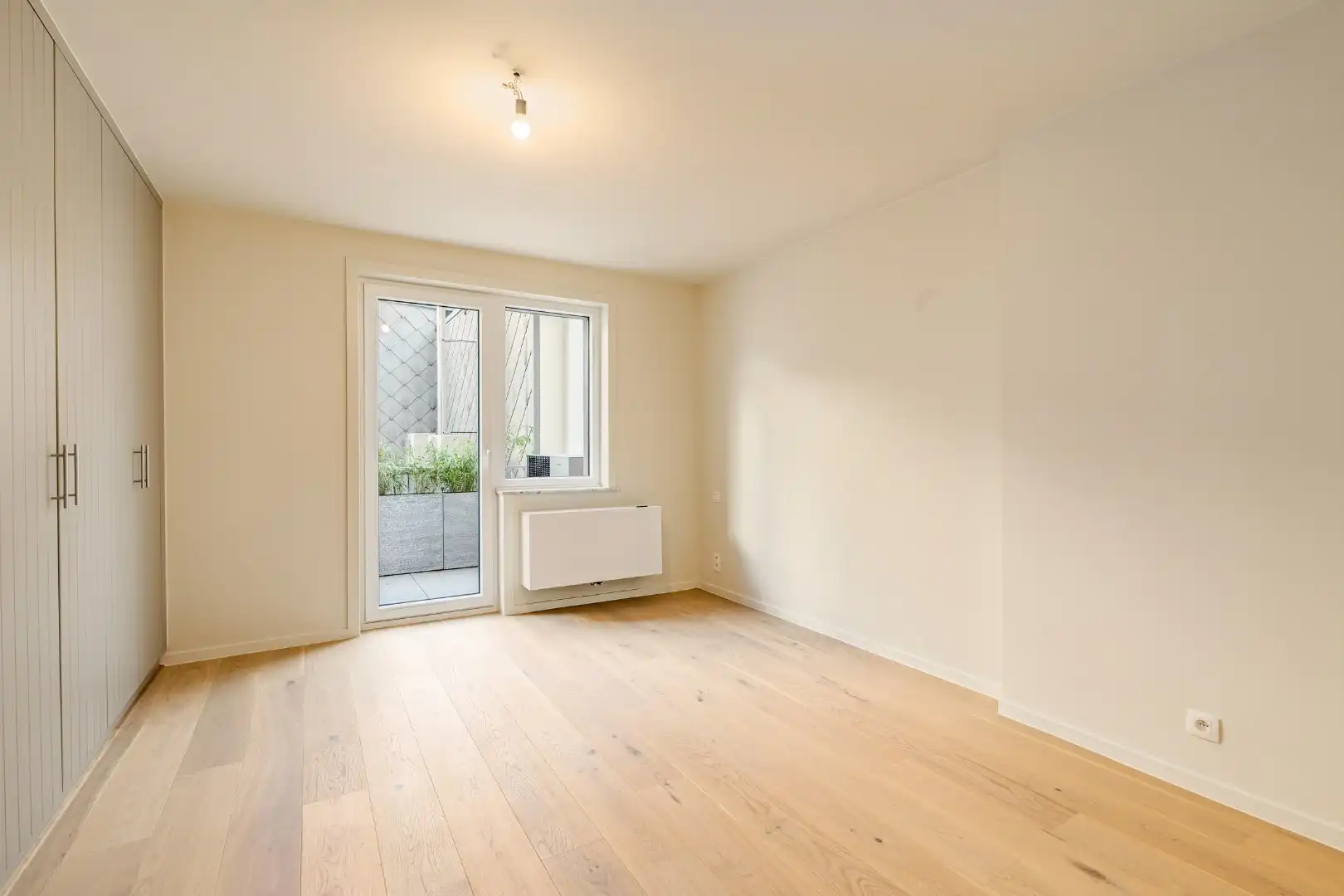Totaal gerenoveerd appartement met open zicht en uitzonderlijke terrassen op topligging in Heist. foto 17