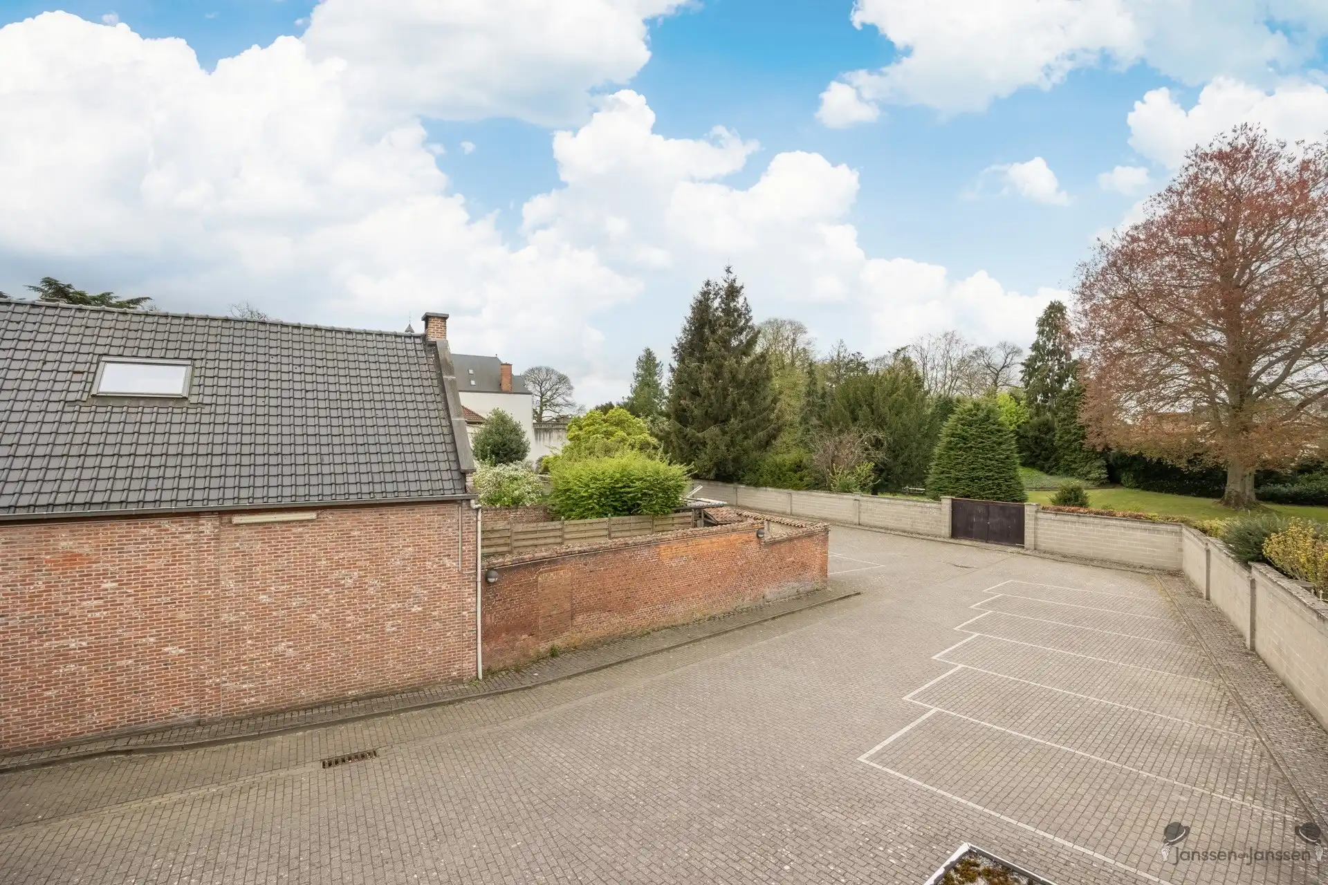 Commercieel gebouw met parkeergelegenheid! foto 36