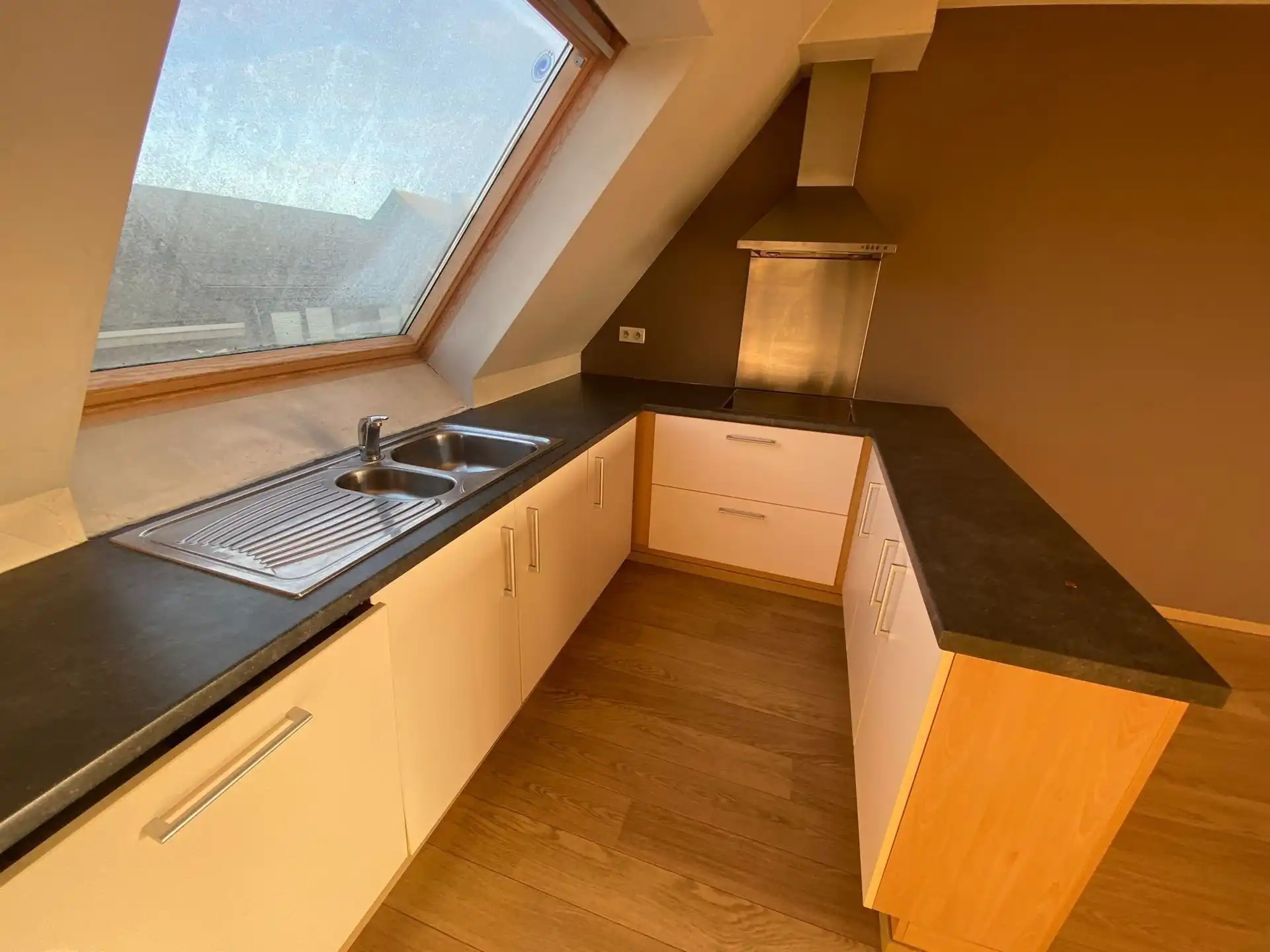 Ruim duplex-appartement met 2 slaapkamers en terras foto 8