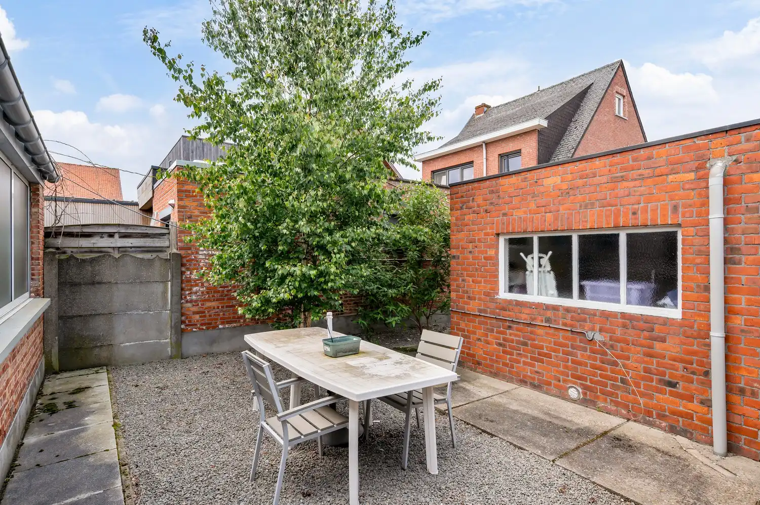TE RENOVEREN WONING OP GOEDE LOCATIE + MAGAZIJN foto 19