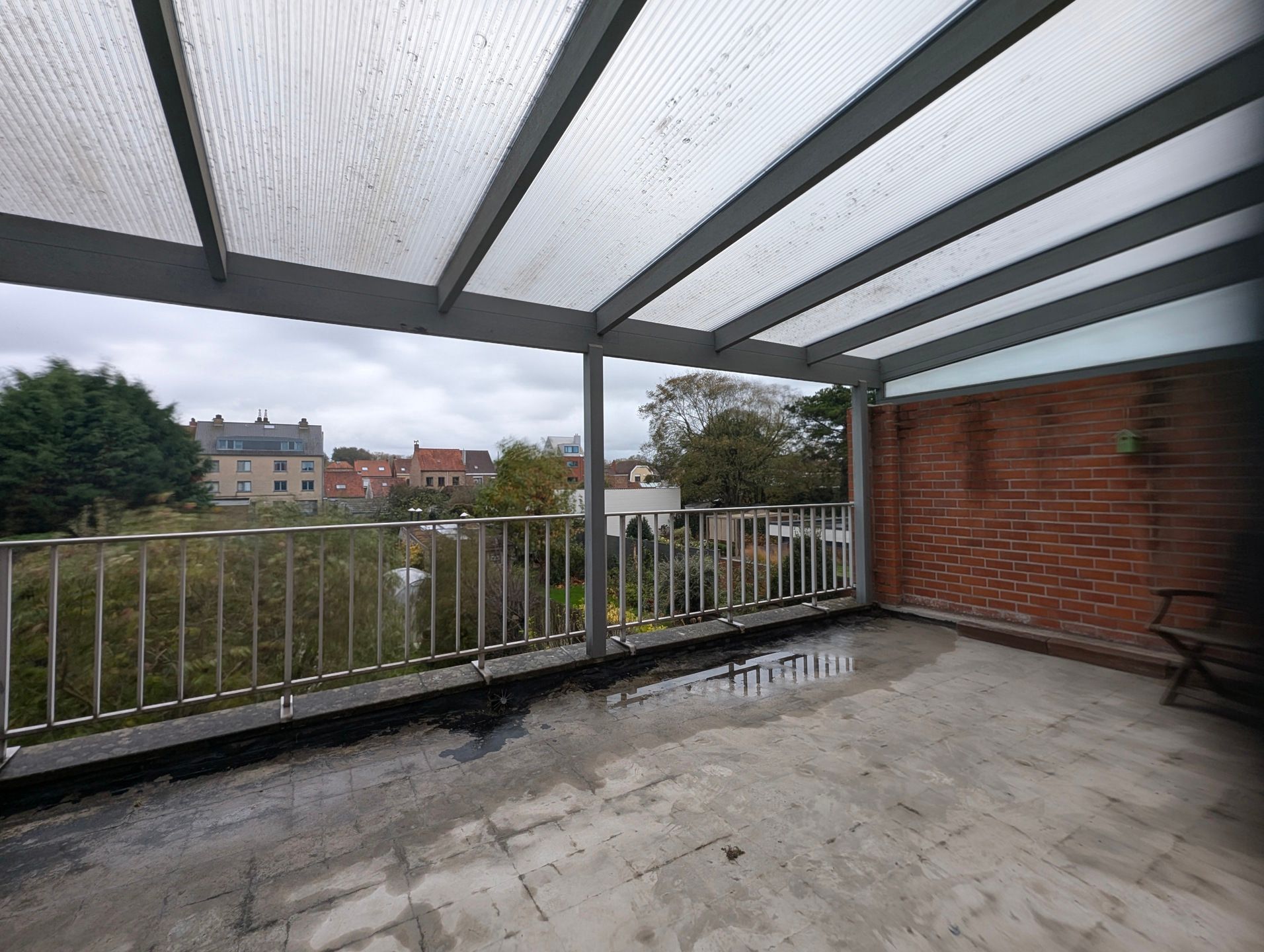 Ruime woning met zongerichte tuin te koop. Centrum De Panne aan zee. foto 15