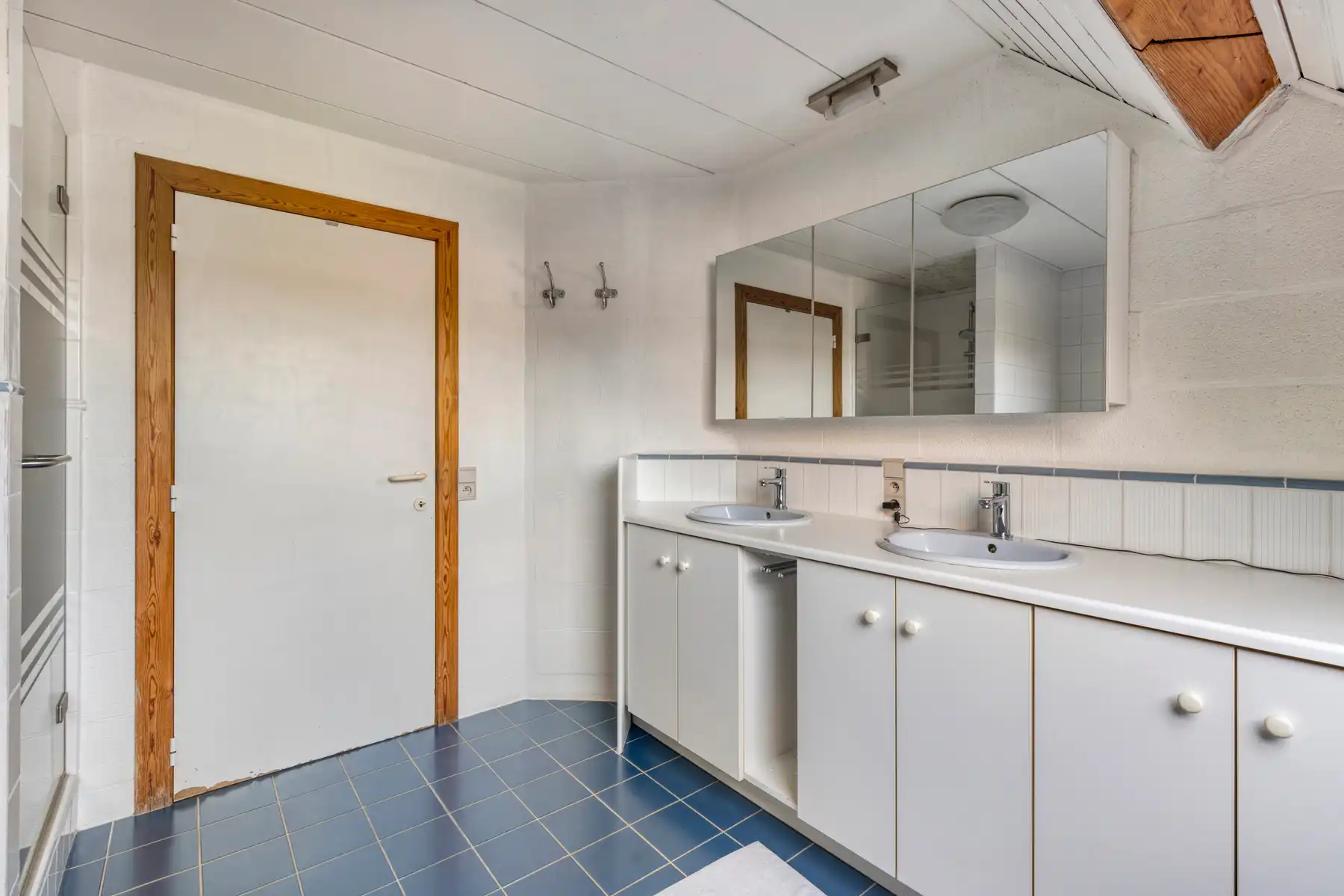 Ruime villa met praktijk! foto 21