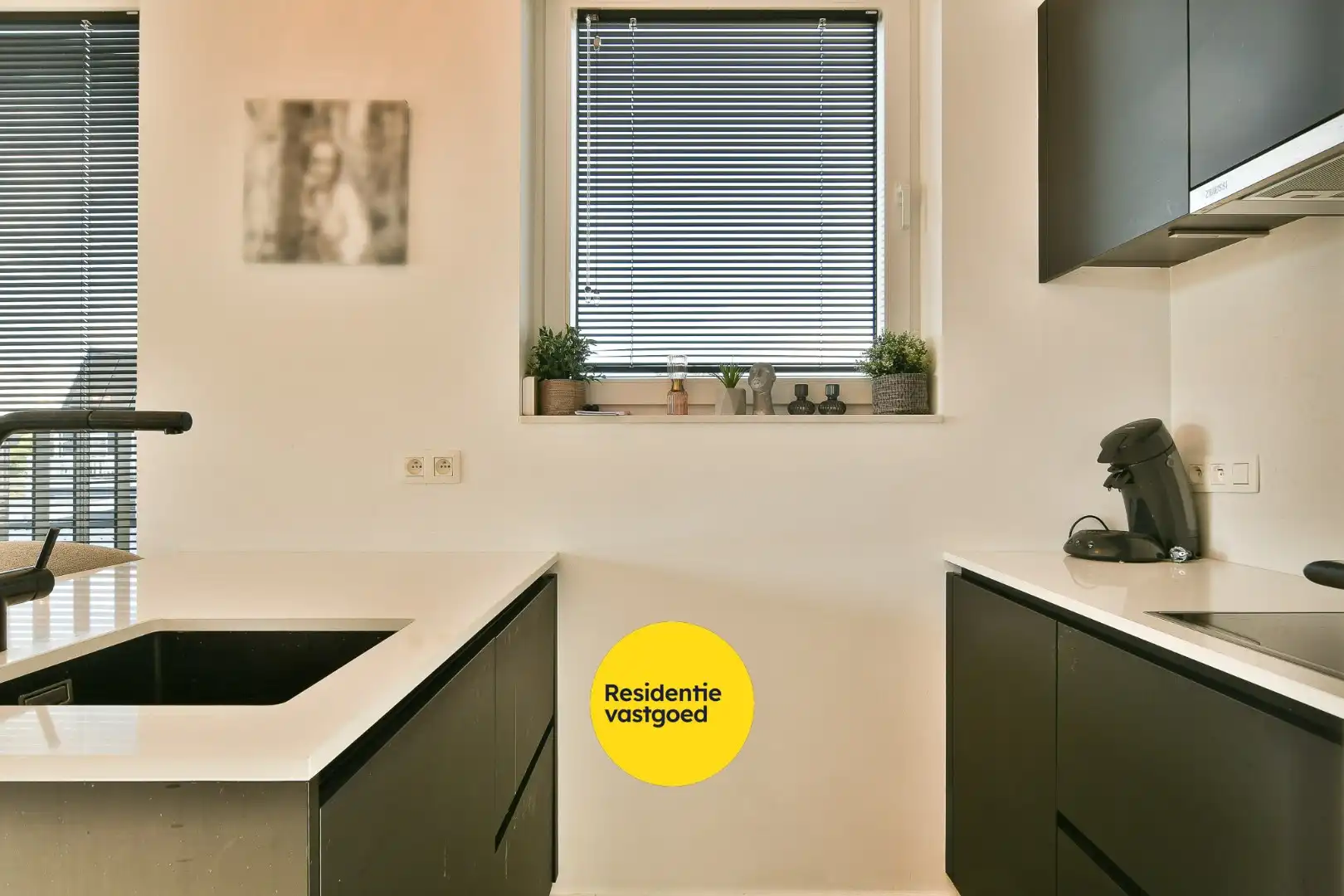 Uniek appartement met carport met grote berging gelegen in een oude graanmolen foto 7