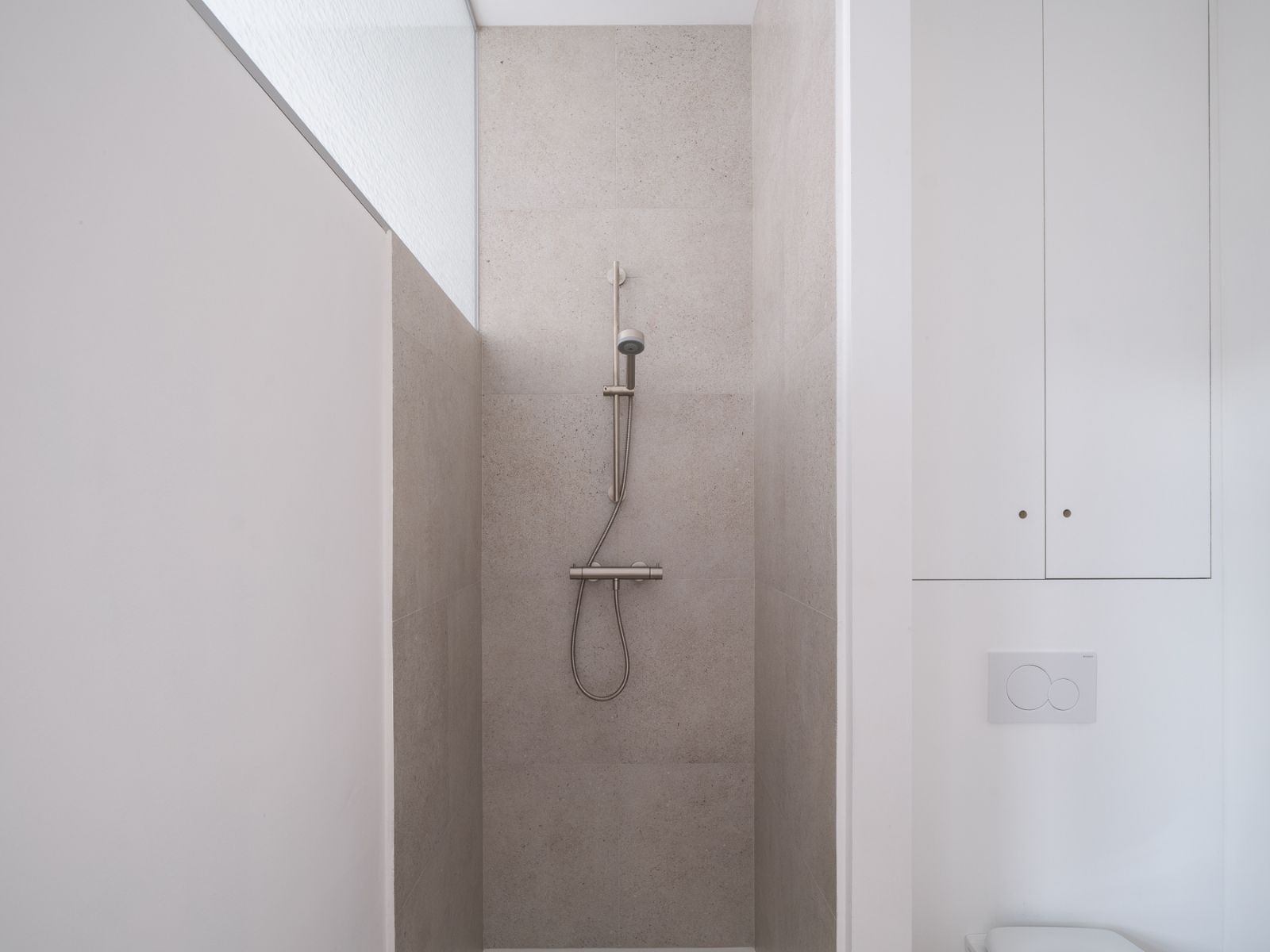 Lichtrijke gerenoveerde studio te koop vlakbij centrum Gent foto 27