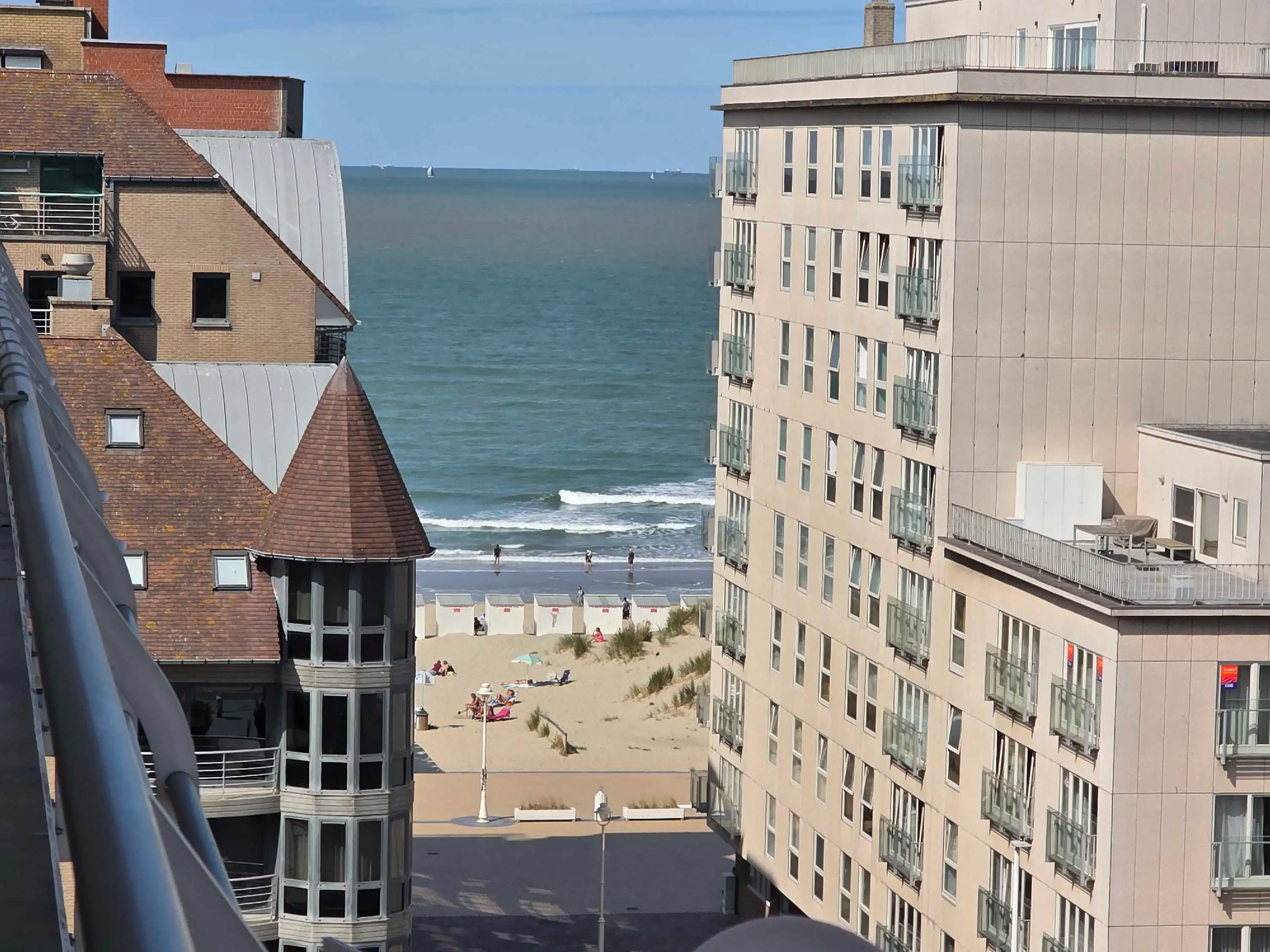 Ruim hoekappartement met uitzicht op zee en duinen foto 11