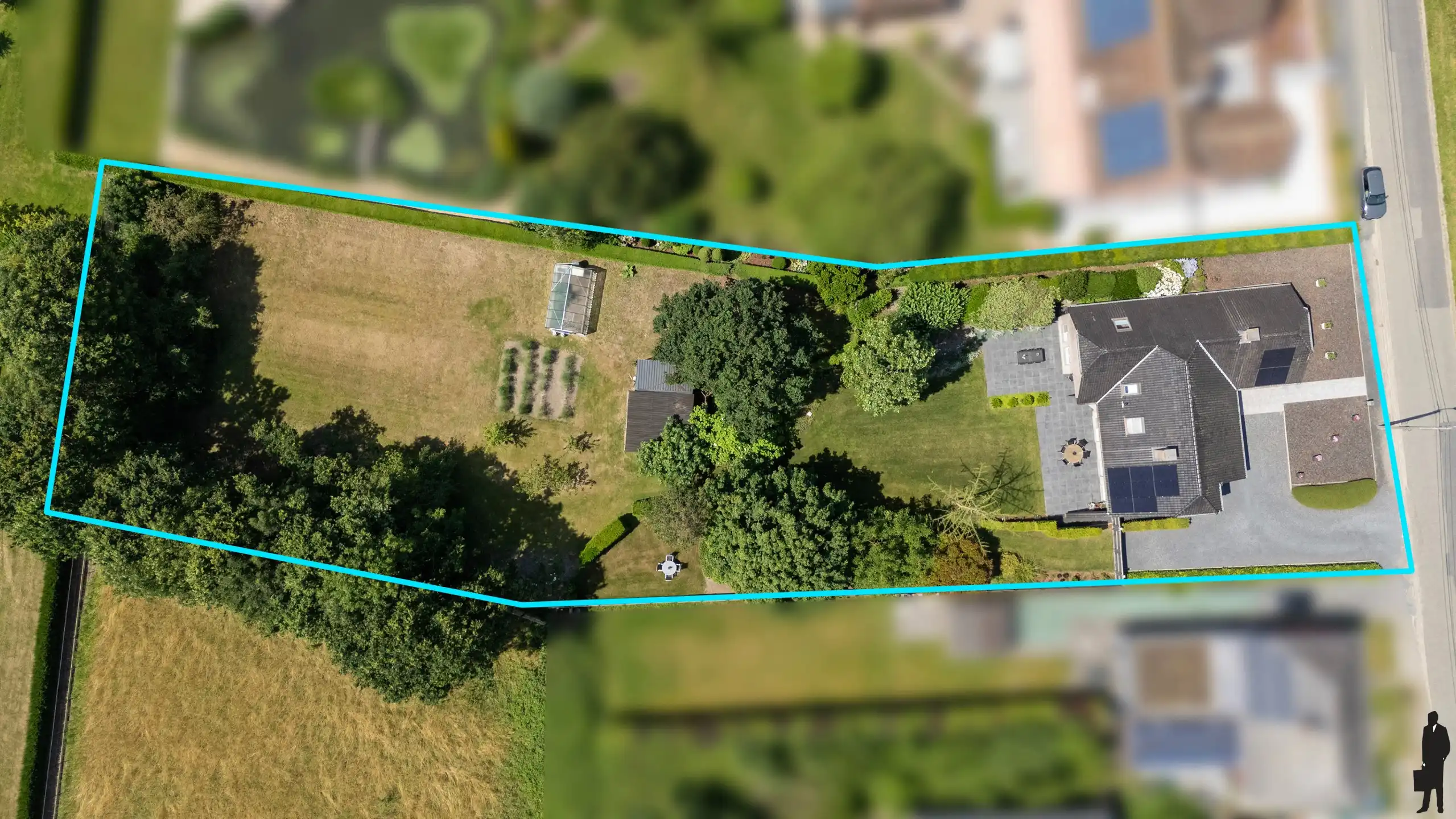 Ruime vrijstaande villa met 4 slaapkamers, inpandige garage en zuidgerichte tuin op een perceel van 2.957 m². foto 28