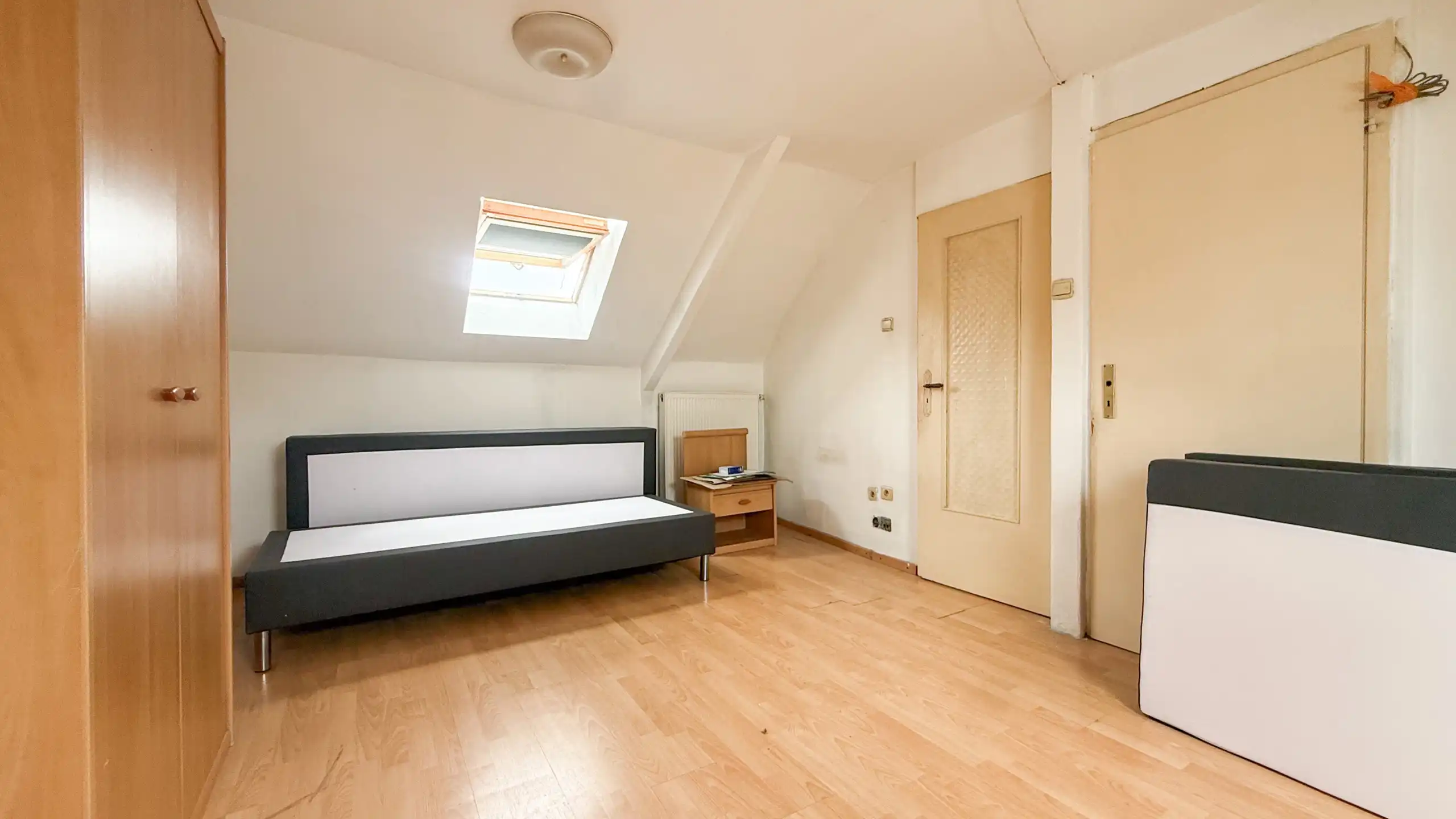 Halfopen woning met tuin, garage en 3 slaapkamers foto 28