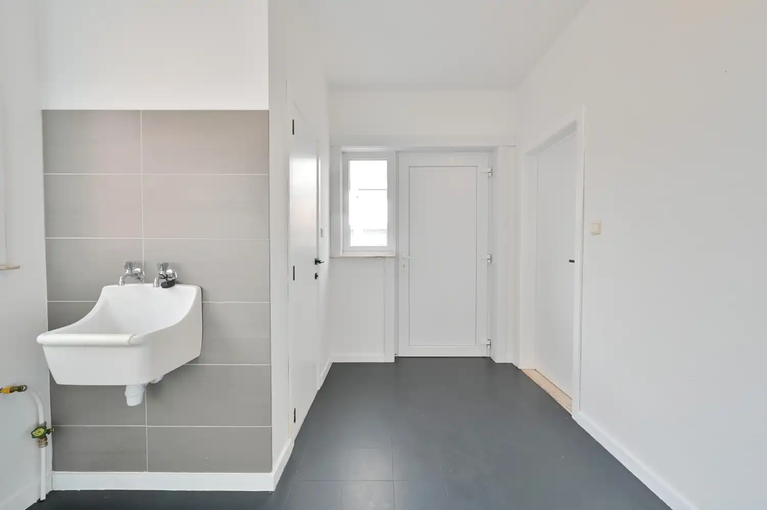 Instapklare gezinswoning met 3 slpk en gezellige stadstuin foto 9