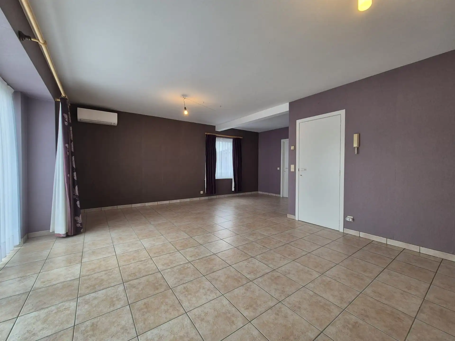 Ruim appartement met garage gelegen op het eerste verdiep vlakbij de Warande. foto 4