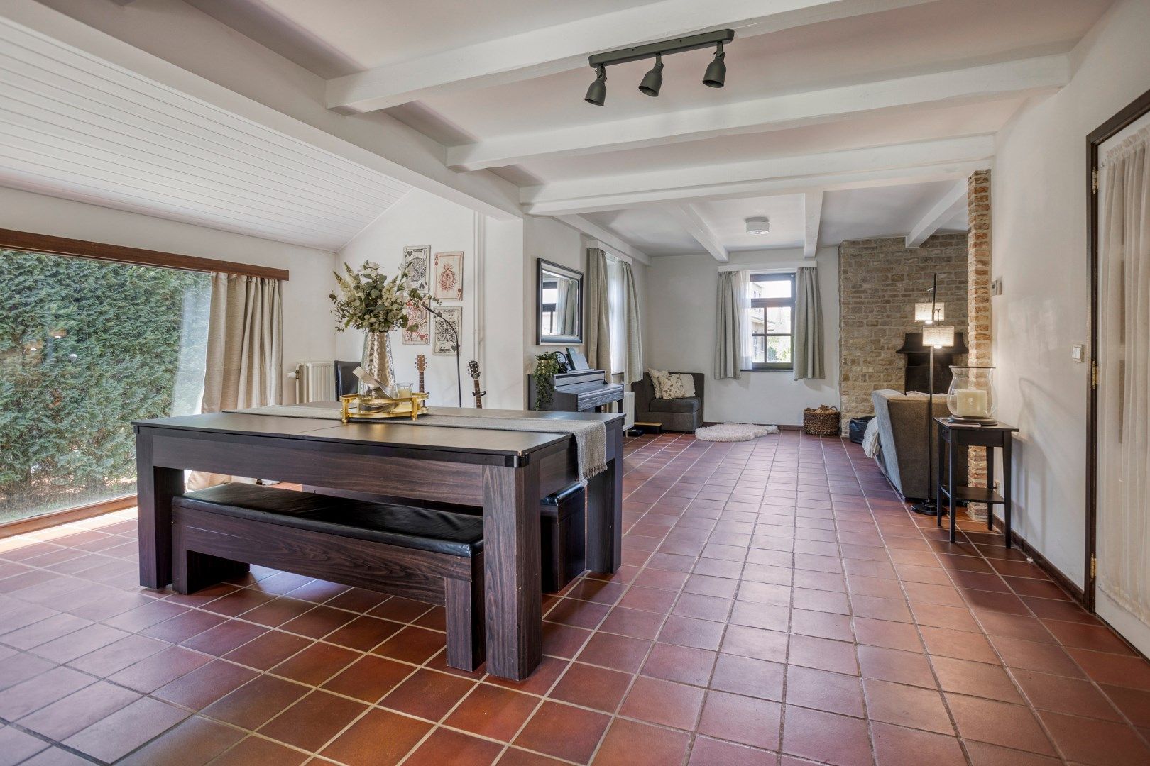 Rustig gelegen open bebouwing met 5 slaapkamers, 3 badkamers, dubbele garage en zonnige tuin in Tervuren – EPC 201 kWh/m² – bewoonbare oppervlakte 339 m² foto 5