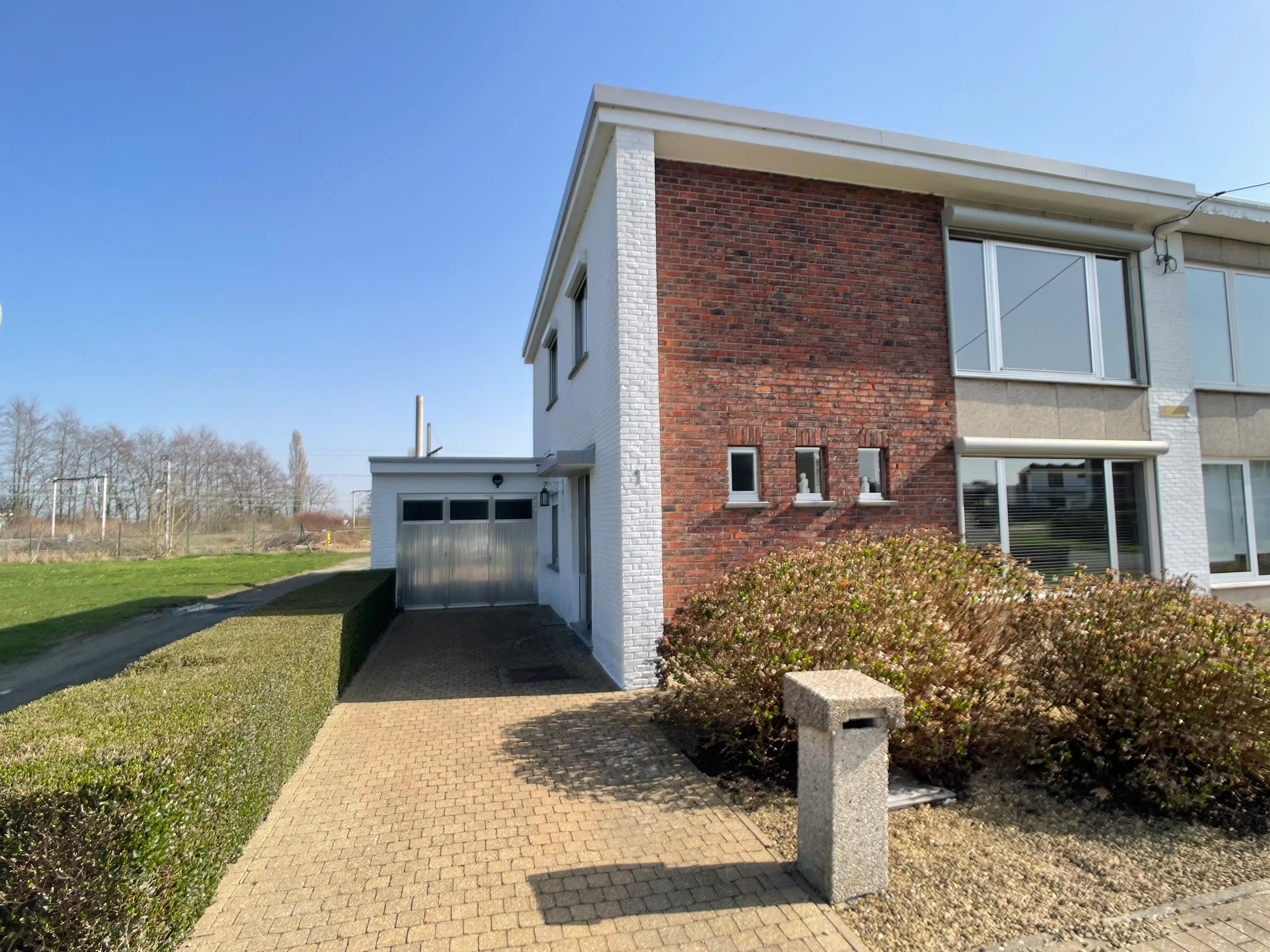 Leuke halfopen woonst op een topligging in Landen foto 2