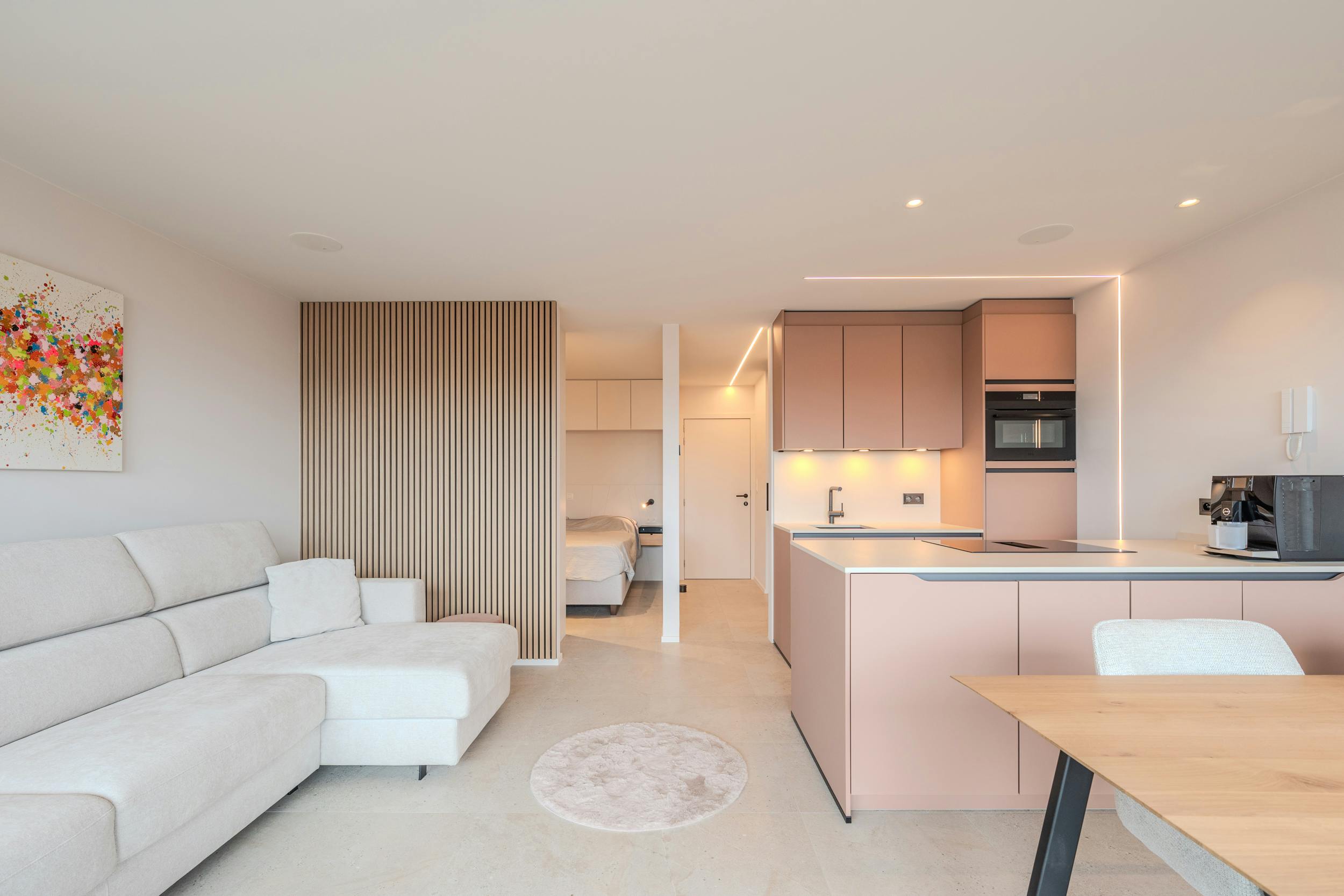 Prachtig gerenoveerde studio met aparte slaapruimte en terras foto 3