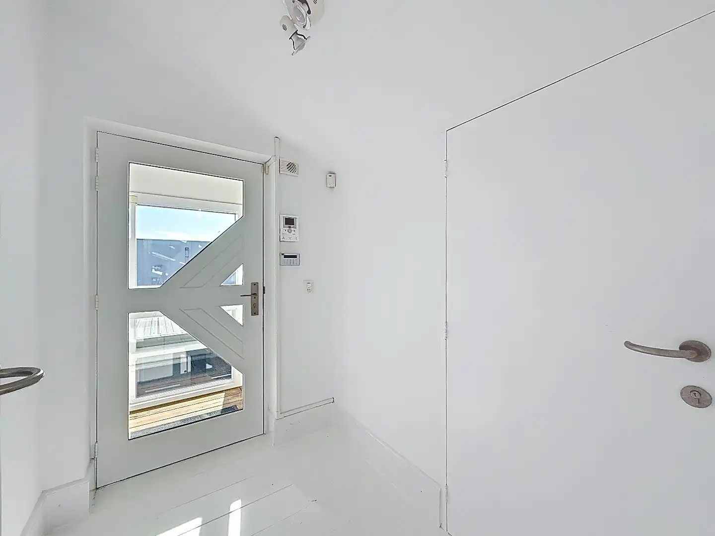 Uniek multifunctioneel object met bedrijfsruimte, kantoor, mancave en ruim appartement foto 23