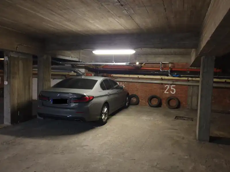 2 overdekte autostaanplaatsen op toplocatie aan Station Nekkerspoel foto 4