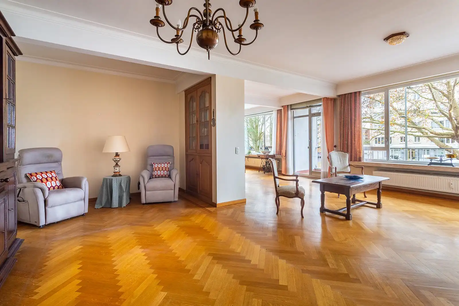 Veel ruimte, licht en mogelijkheden foto 10