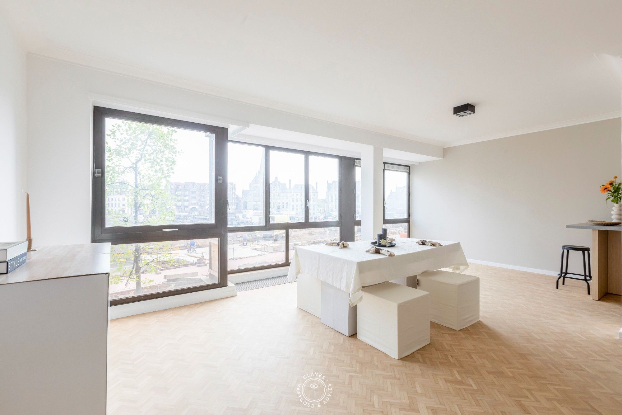 Stijlvol gerenoveerd appartement van 114 m² op topligging aan de Grote Markt van Sint-Niklaas foto 5