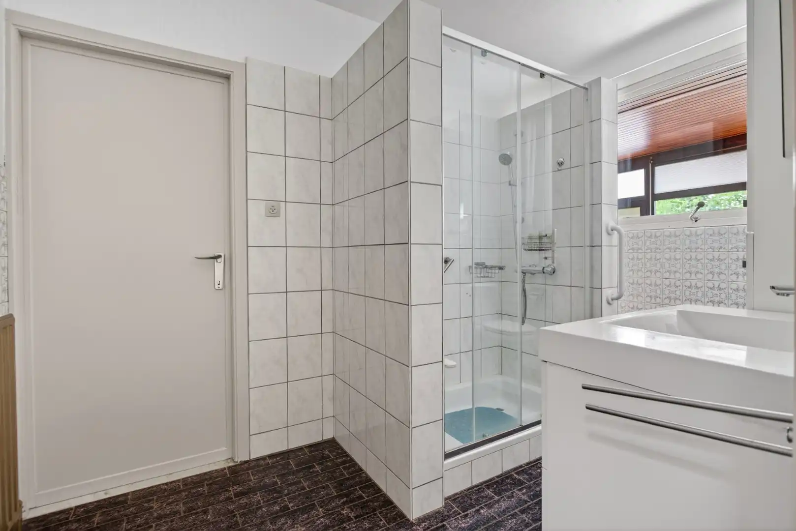 Ruime gelijkvloerse woning met veel potentieel op rustige ligging in Mol foto 29