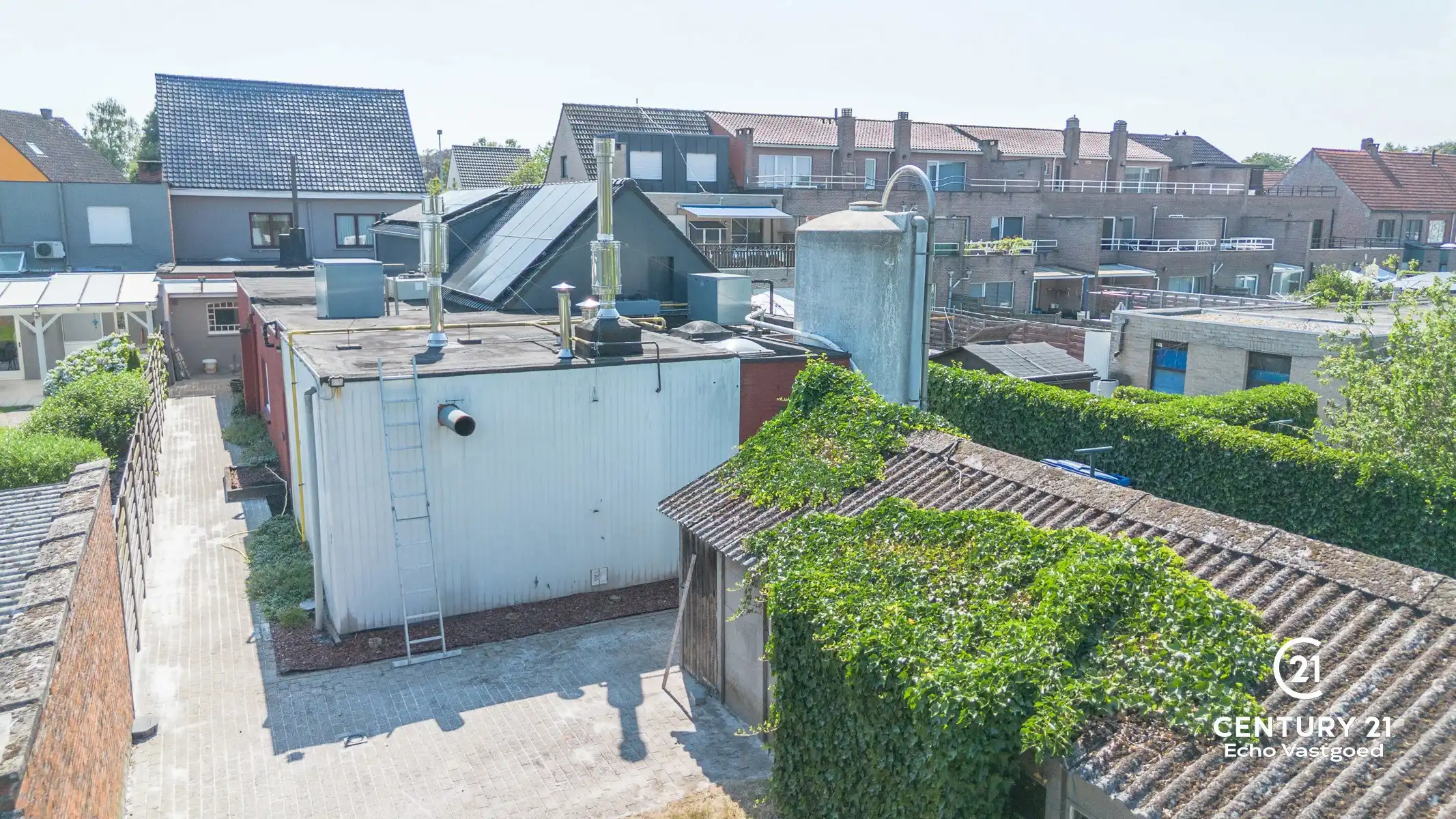 Uitzonderlijk handelspand met woonst, tuin en mogelijkheden foto 29