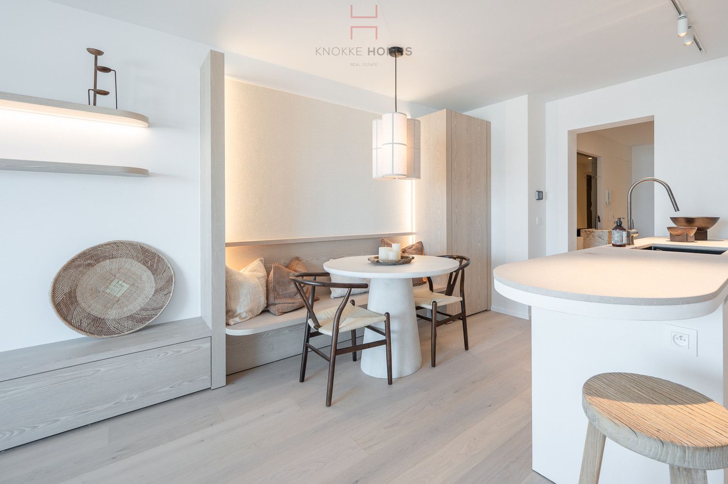 Luxueus gerenoveerd appartement op de zeedijk aan de zeilclub Anemos in Duinbergen foto 10