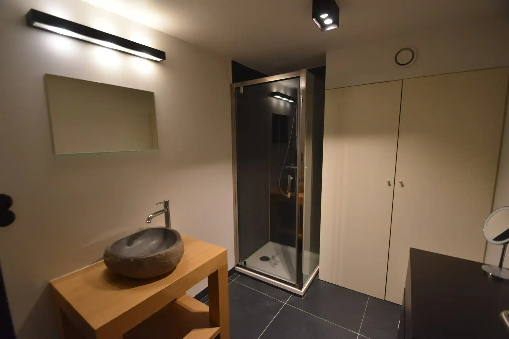 Geklasseerd appartement in hartje Tongeren. foto 8