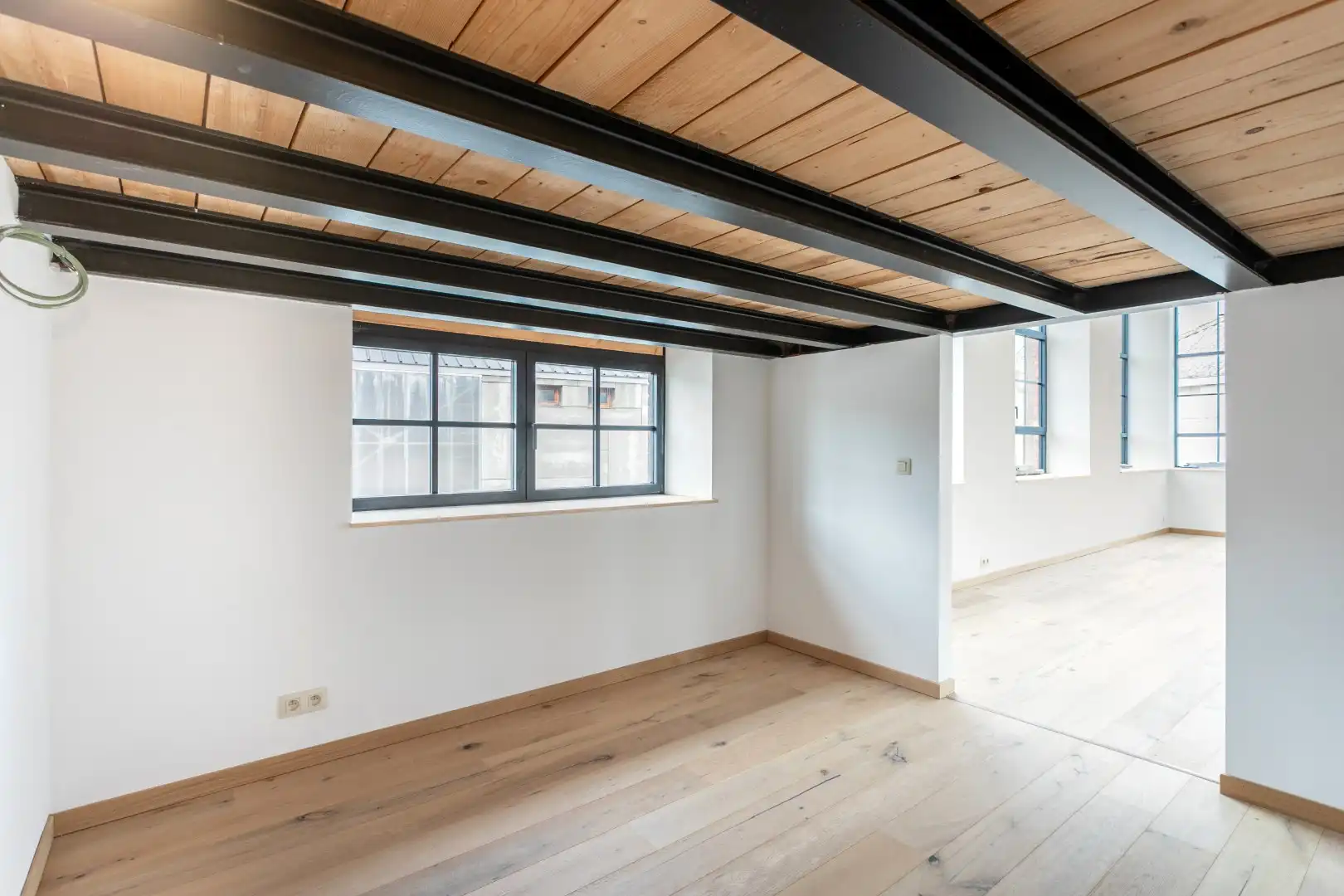 Opbrengsteigendom met gerenoveerde loft (EPC B) en atelier (100m²) naast het station van Braine-le-Comte foto 11