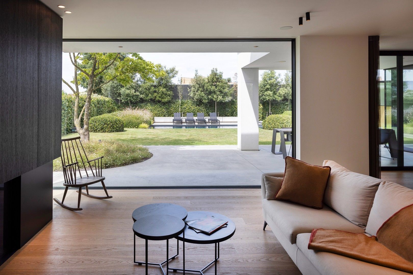 Ruime, stijlvolle villa met poolhouse en zwembad. foto 3
