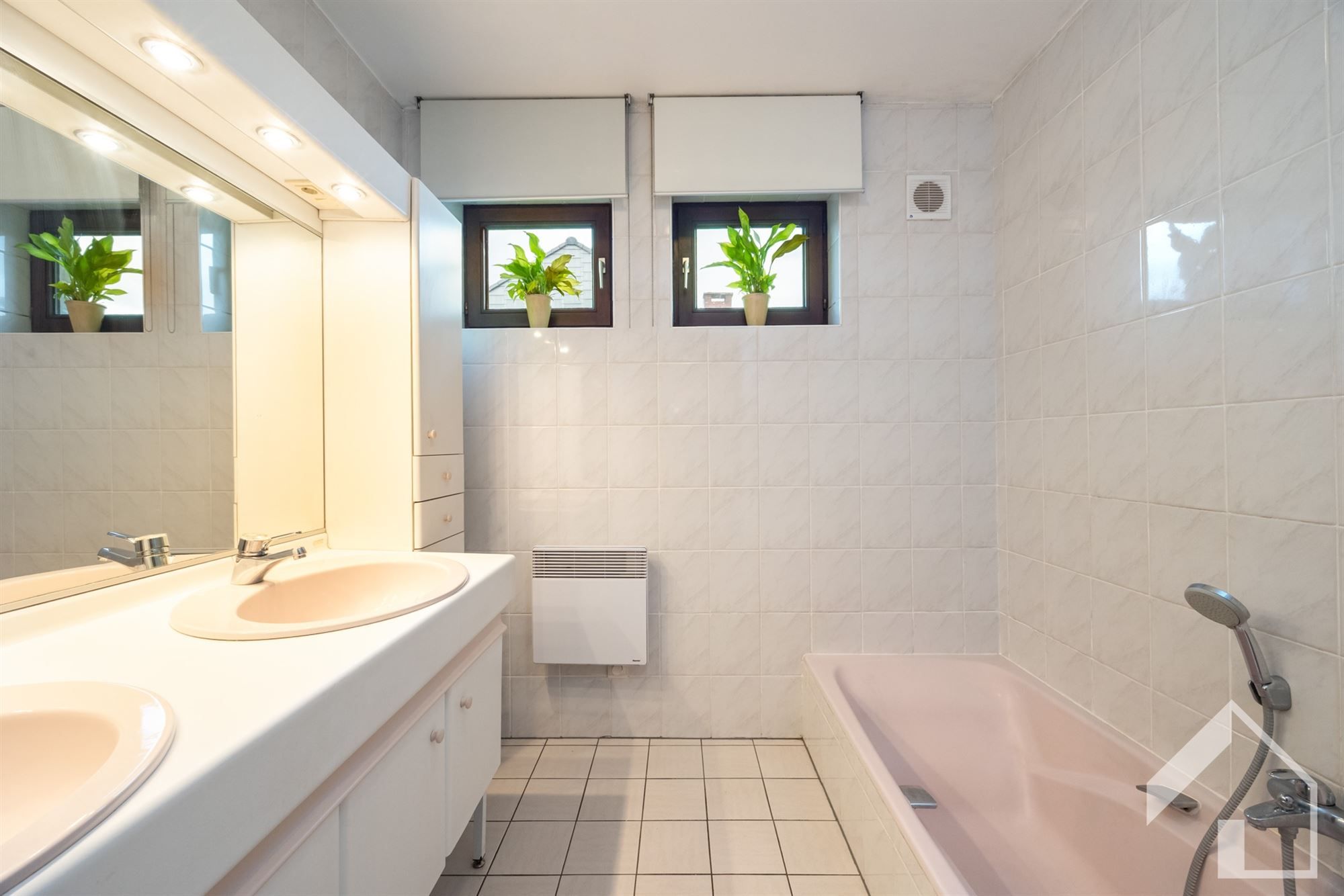 Verzorgde vrijstaande woning nabij centrum van Broechem  foto 13