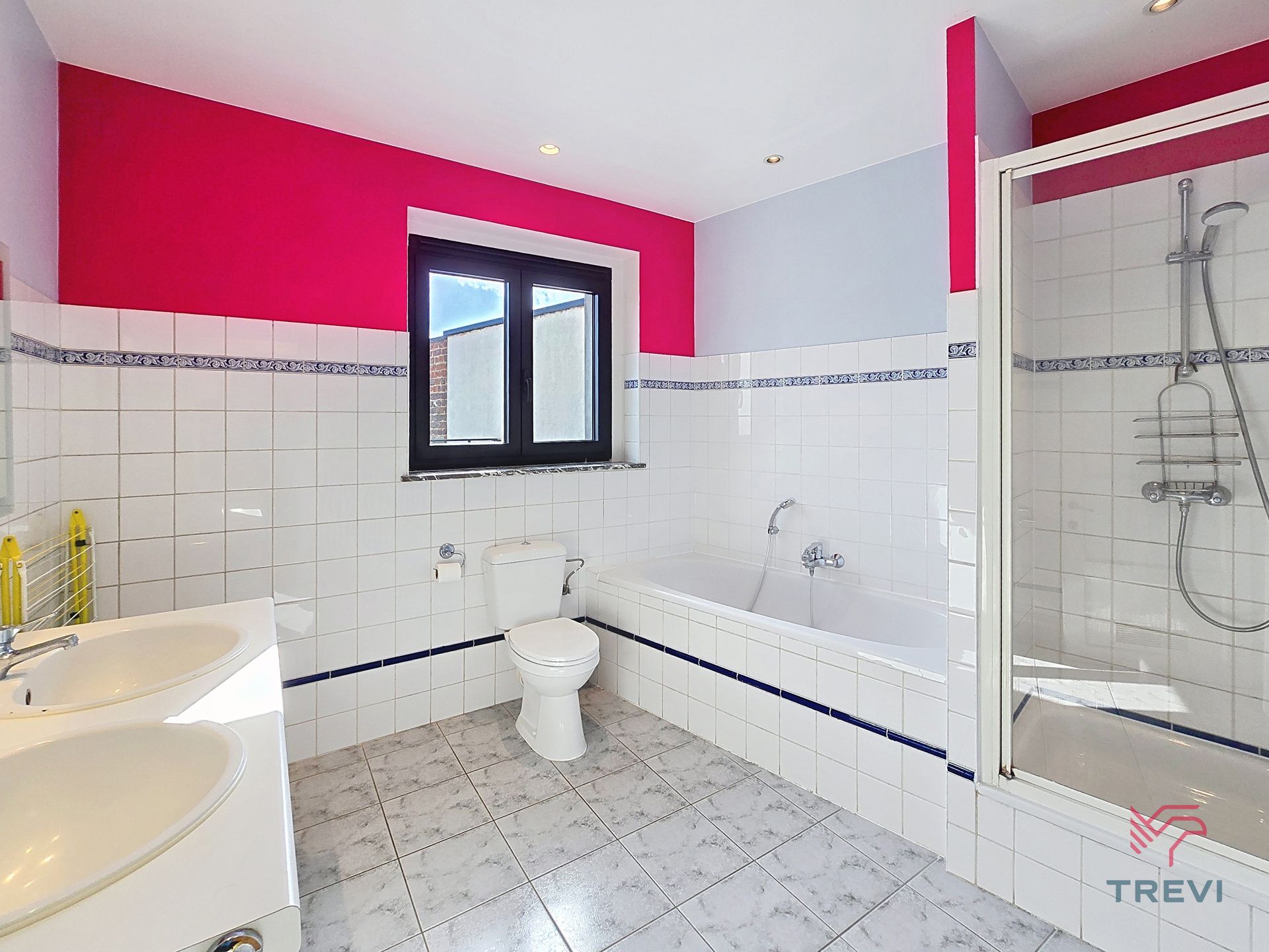 Ruim huis van ± 240 m², ideaal voor een woongroep foto 20