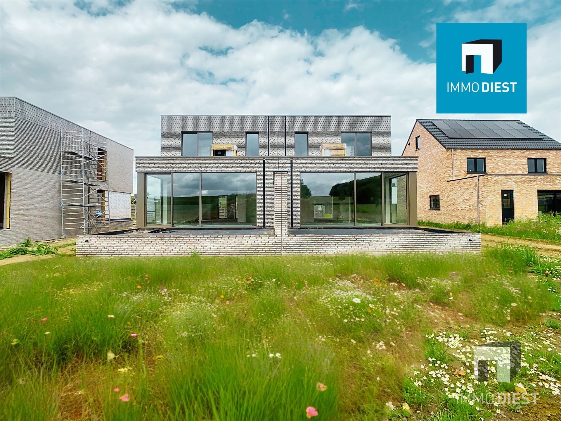 Moderne nieuwbouwwoning te Bekkevoort foto {{pictureIndex}}