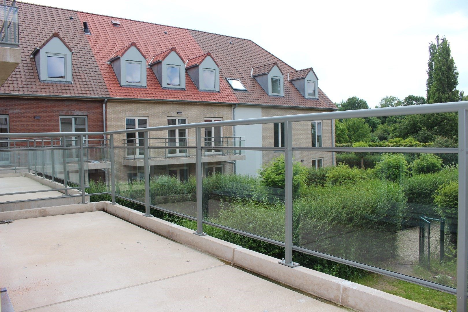 Appartement met 3 slaapkamers en terras. foto 3