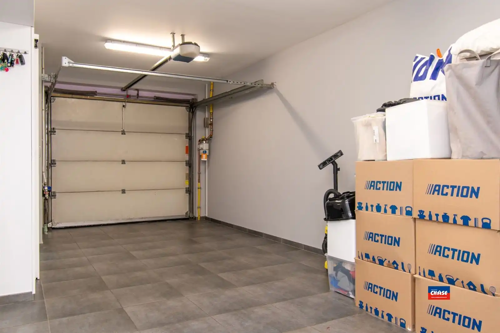 Gerenoveerde woning met terras, drie slaapkamers en garage foto 27