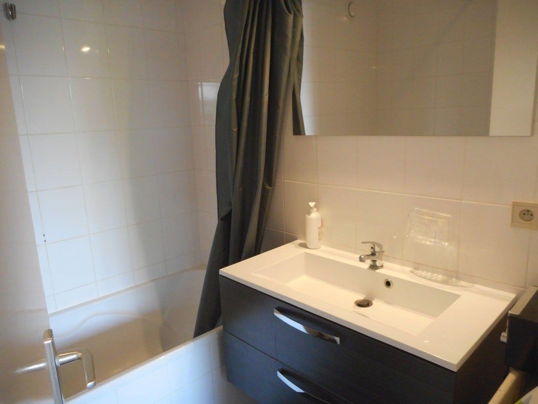 GUNSTIG gelegen appartement te LANAKEN foto 7