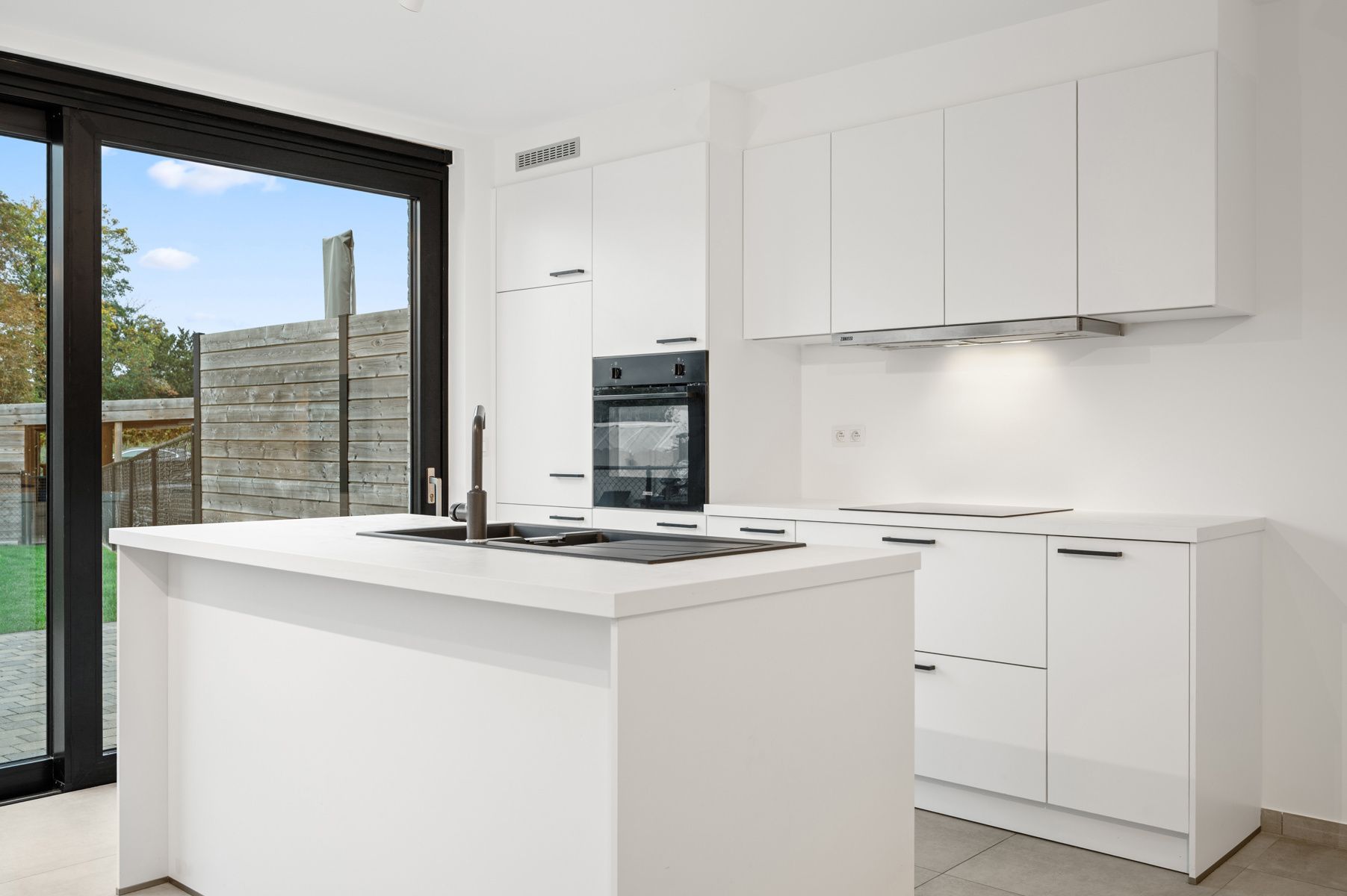 Zonnig nieuwbouw tuinappartement te ITEGEM foto 8