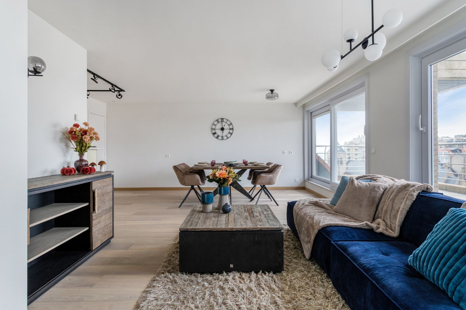 Instapklaar appartement met 2 slaapkamers en mooi zeezicht foto 2