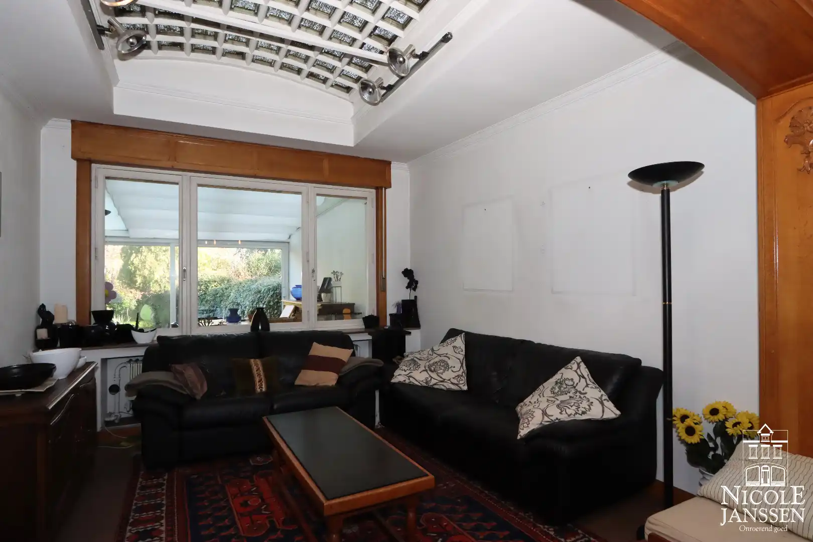 Op te frissen stadswoning met zes slaapkamers en gezellige stadstuin foto 7