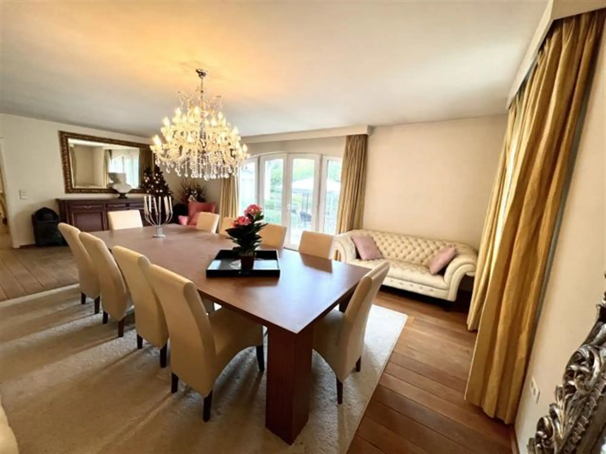 Prachtige villa met 9 slaapkamers en buitenzwembad foto 11