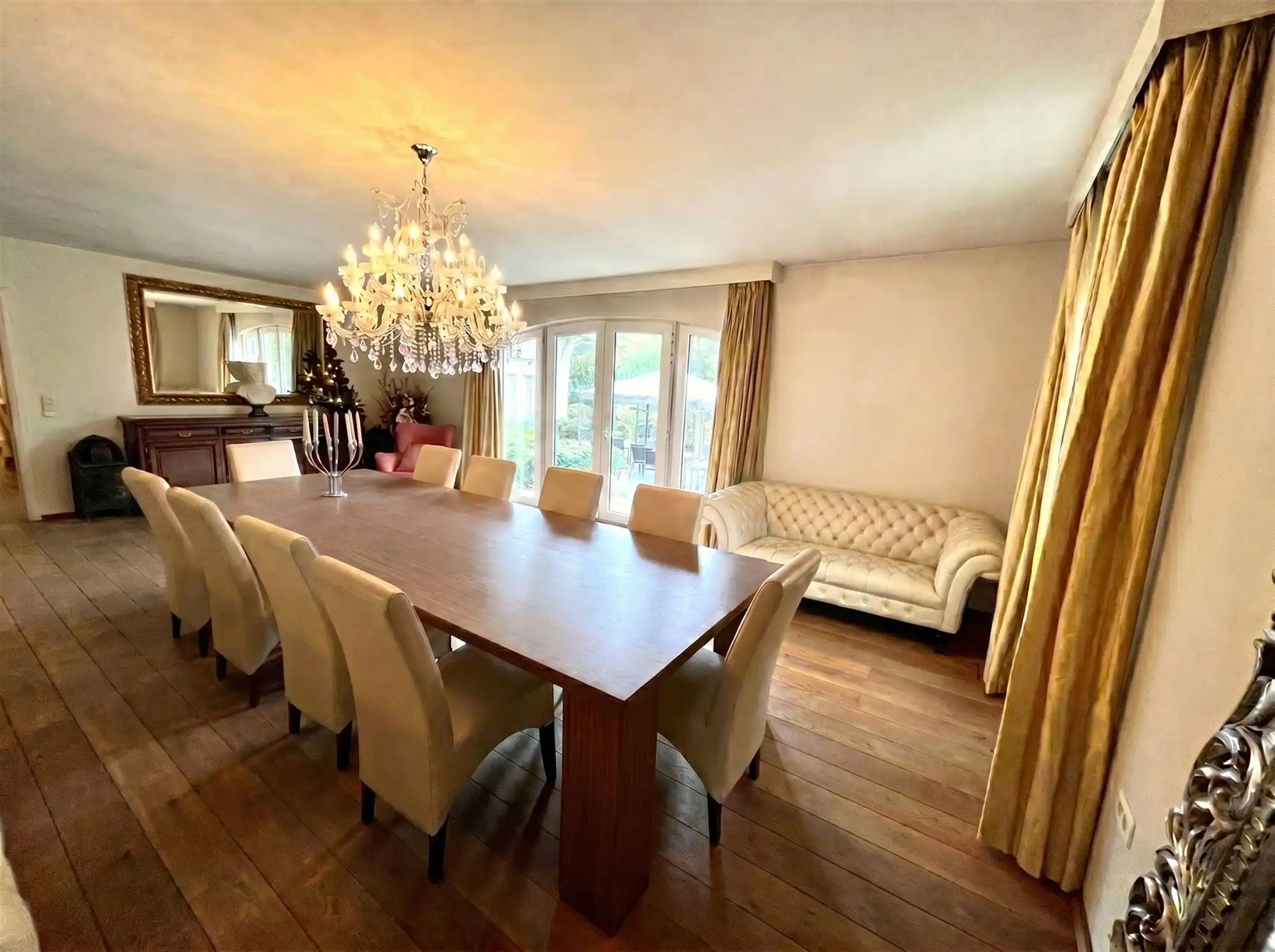 Prachtige villa met 9 slaapkamers en buitenzwembad foto 12